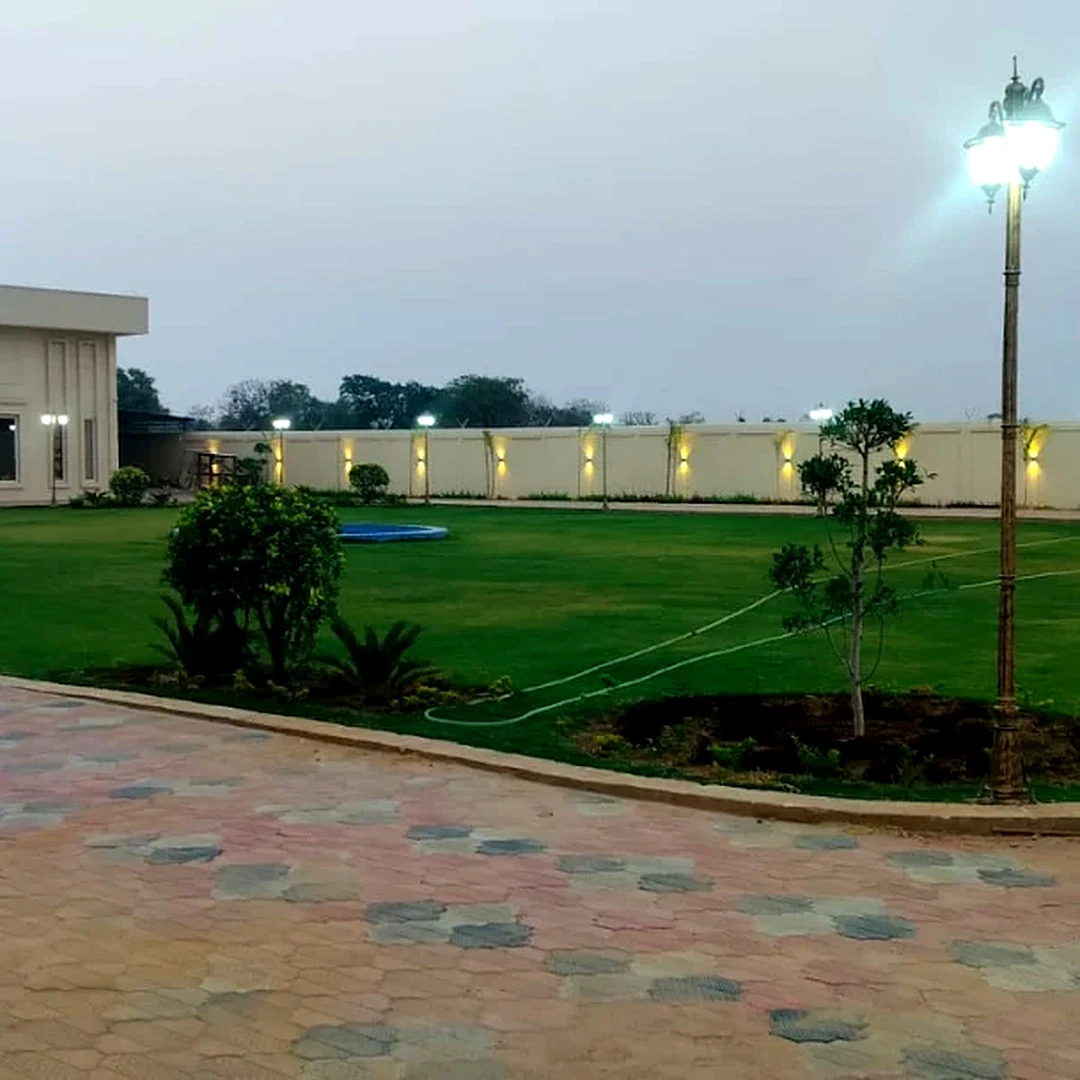 best hotel in chouparan